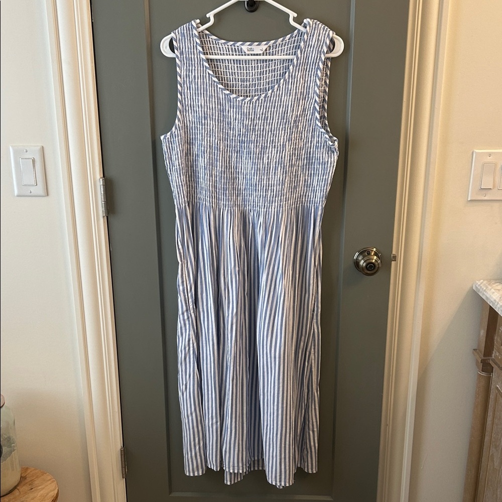 Croft & Barrow Blue and White Striped Midi Dress Size Large